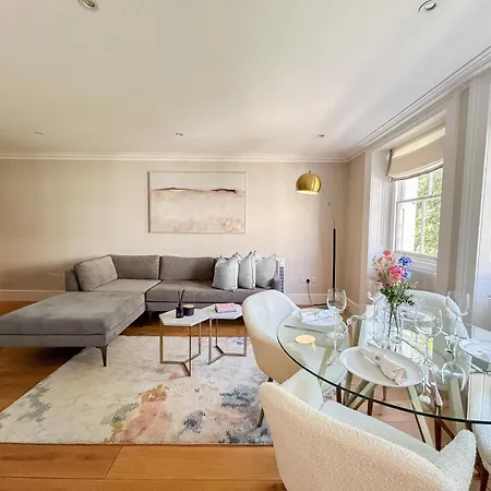 Upscale Apartment In A Prestigious Area